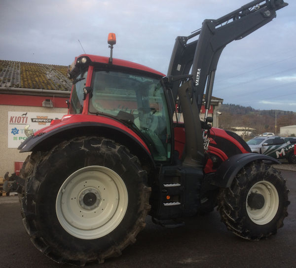 Valtra T154 180hp tractor with loader for sale 12 McLaren Tractors
