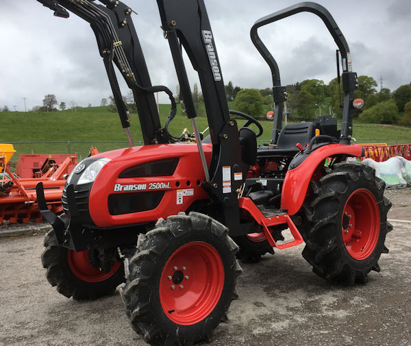 Branson 2500HST 25hp 4wd tractor with loader for sale 15 McLaren Tractors
