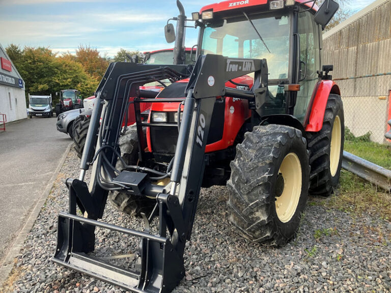 Zetor Proxima 6441 70hp 2005 model tractor with loader for sale McLaren Tractors